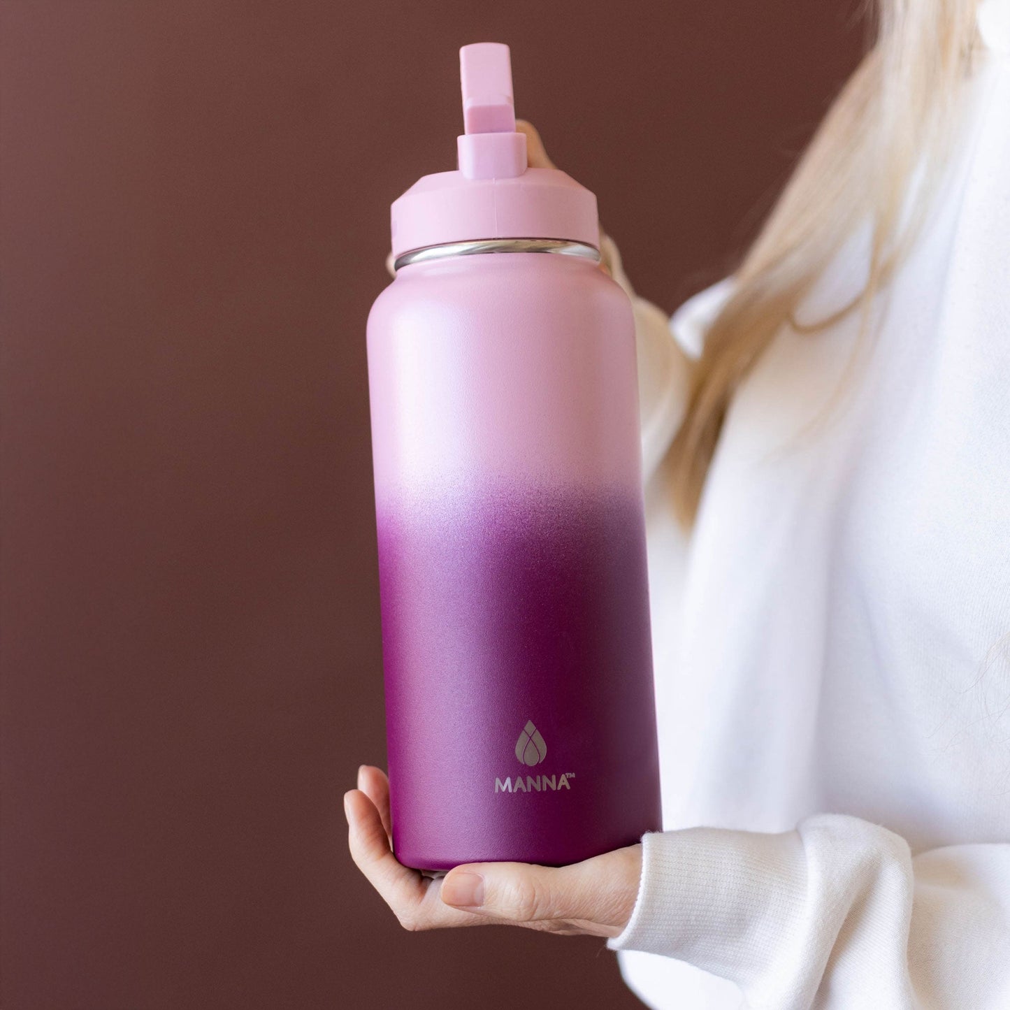 32-oz-powel-bottle-k3 32_Manna_Website_Lifestyles-2.jpg
