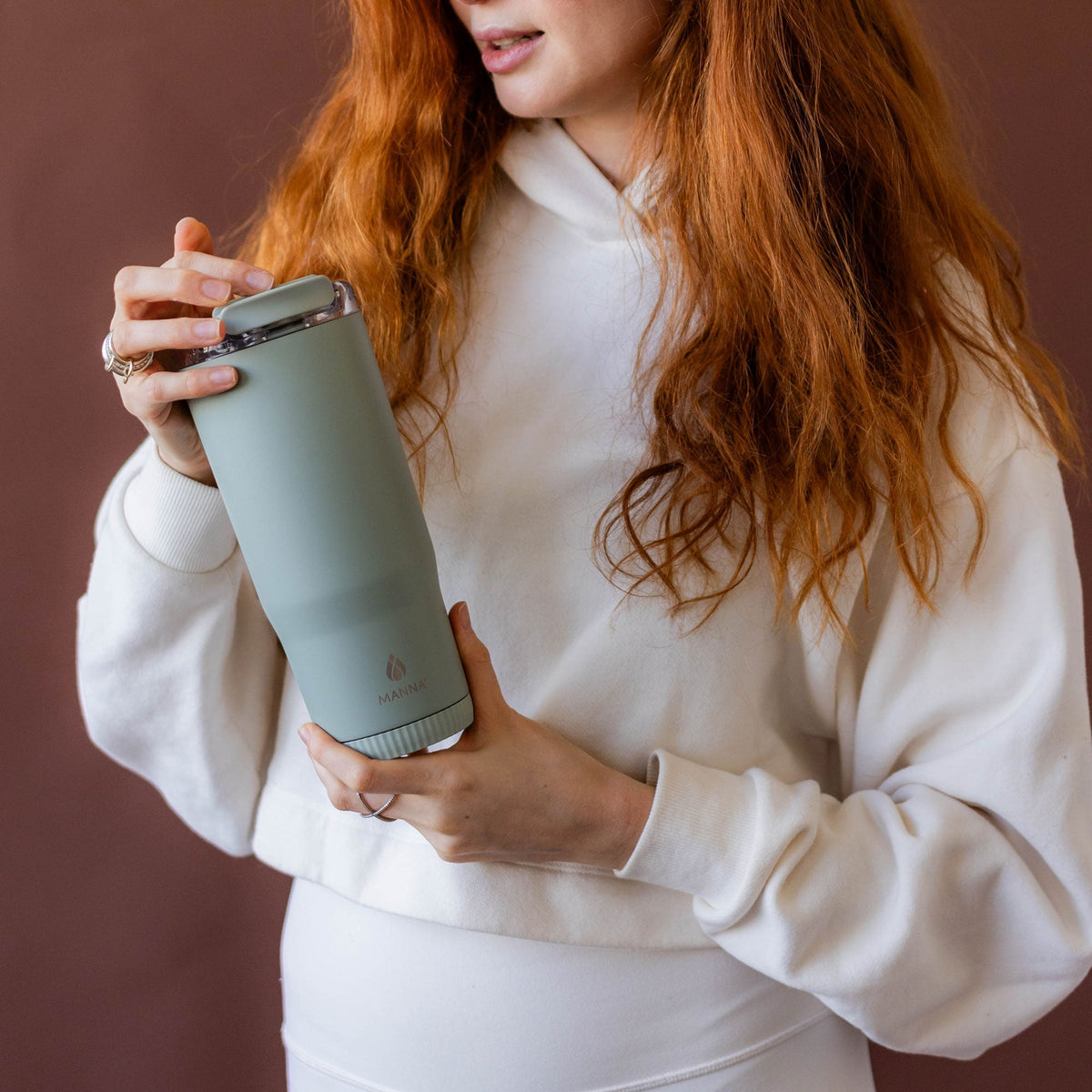 30-oz-groove-tumbler-p9 4Manna_Website_Lifestyles-17.jpg