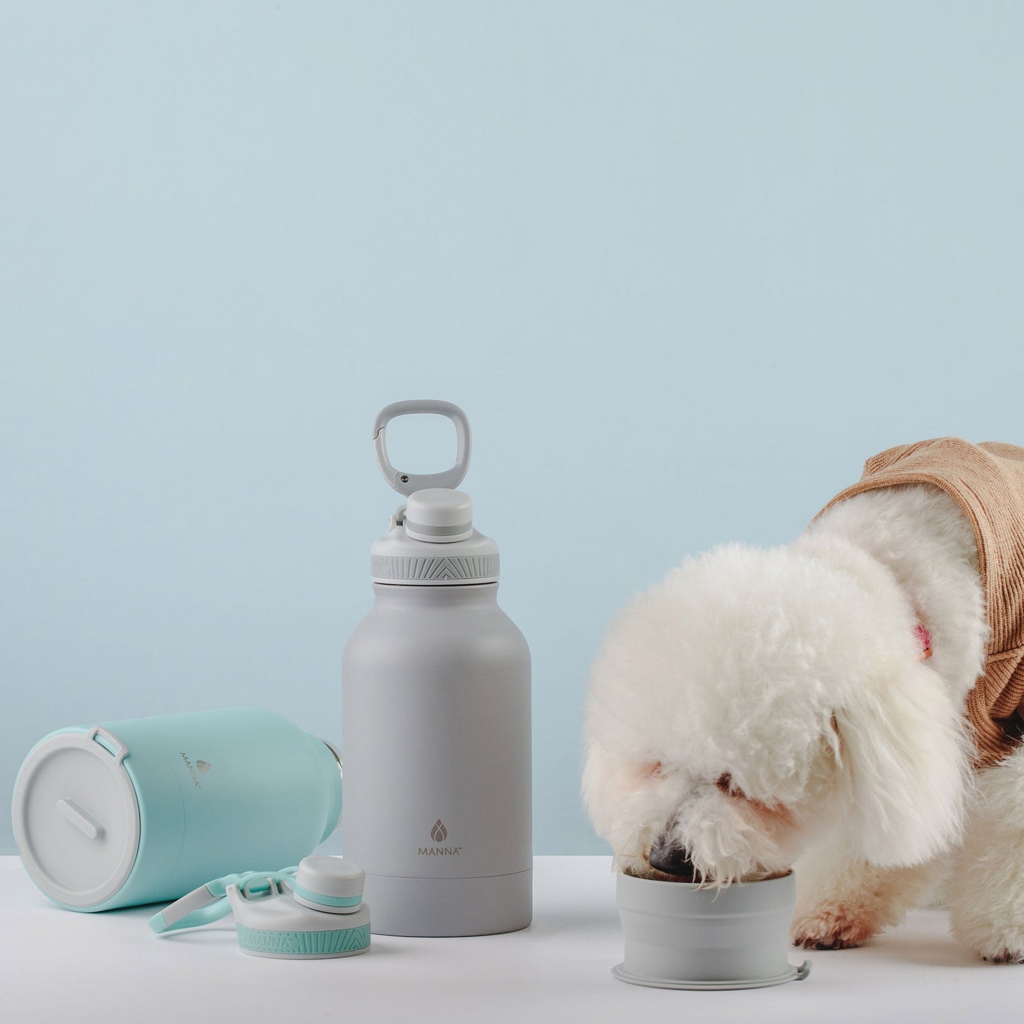 46-oz-rover-bottle-f0 WEB_156A7390_2b12558f-2e11-4712-881b-a120febc680c.jpg